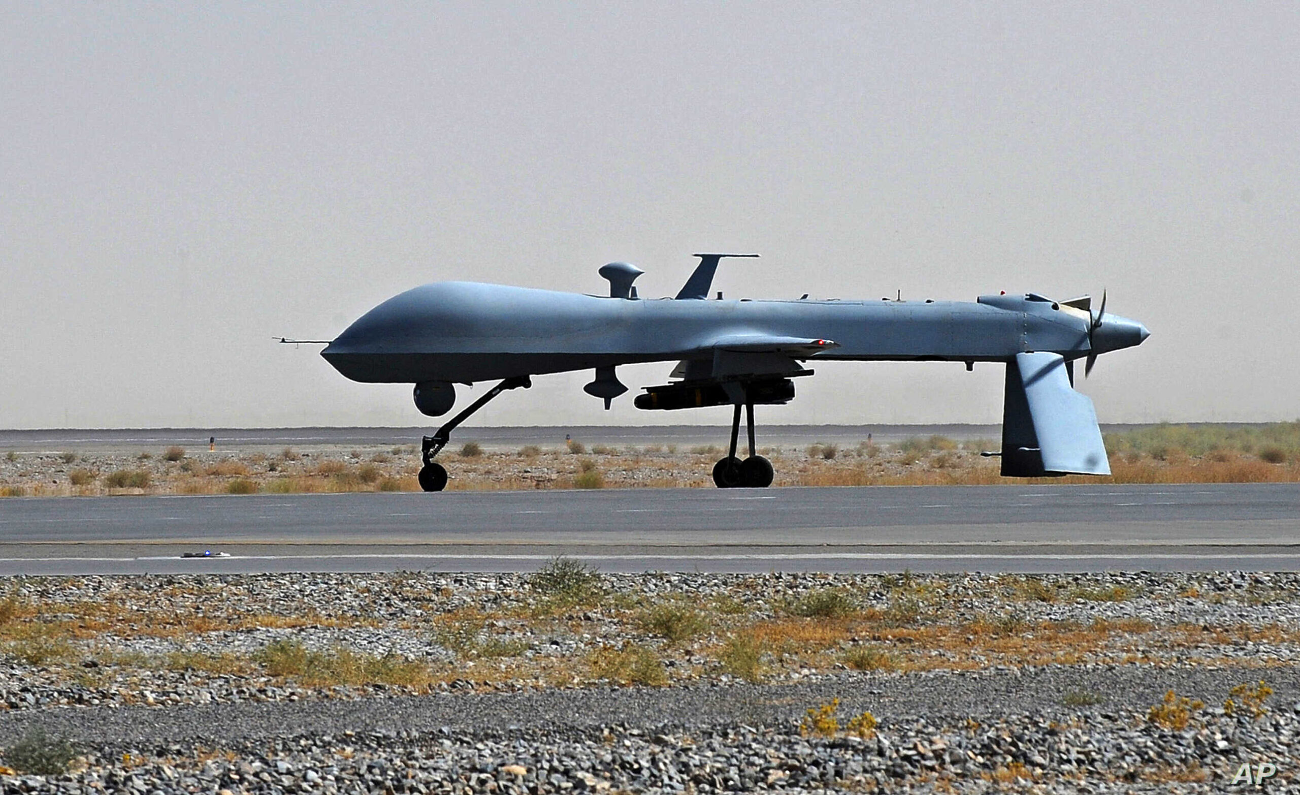 Беспилотник сша. Mq-1 Predator. Беспилотник uj-22 Airborne. Дроны-камикадзе Switchblade 600. Predator беспилотник.