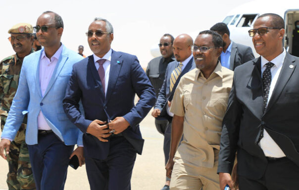 Wafdi horudhac u ah safarka Madaxweyne Xasan Sheekh ee Puntland oo gaaray Garoowe