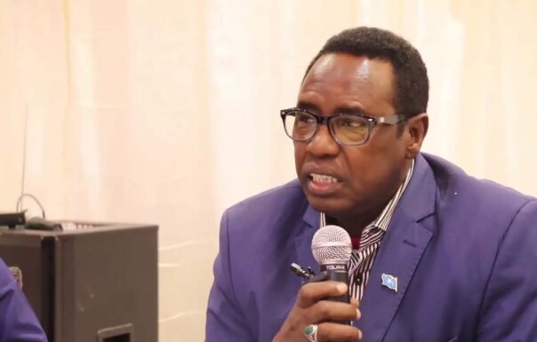 Wasiir-kuxigeenka wasaaradda waxbarashada Galmudug Shariif Maxamed Khalii