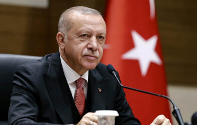 Madaxweynaha Turkiga Recep Tayyib Erdogan oo hanjaad u diray dalka Armenia