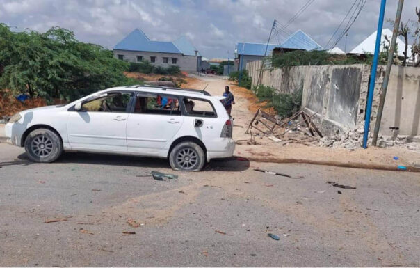 Muqdisho: Askar iyo dad shacab ah oo ku dhintay qarax ka dhacay degmada Dayniile