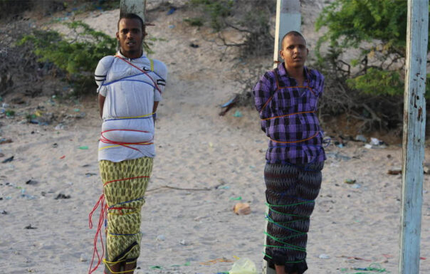 Maxkamadda Ciidamada qalabka sida oo toogasho ku fulisay laba nin oo katirsanaa Al-shabaab