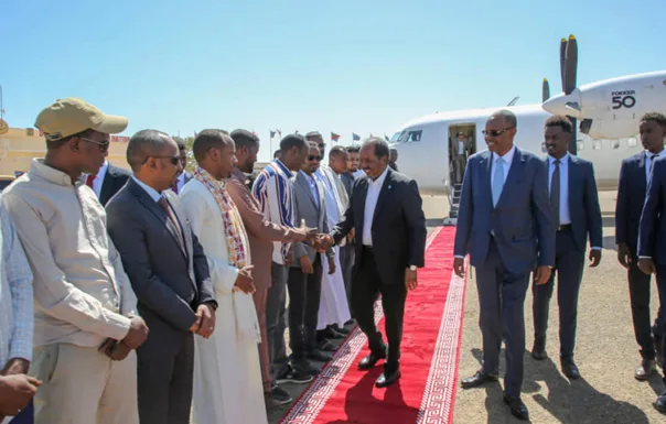 Madaxweyne Xasan Shekh oo gaaray magaalada Baydhabo ee xarunta KMG Koonfur galbeed