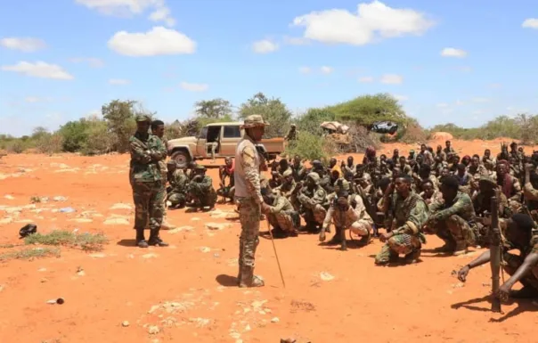 Taliye Odowaa Yuusuf Raage oo ciidamada ku amaanay inay Al-shabaab ka qabsadeen deegaanno ay maamulayeen in ka badan 14-sano