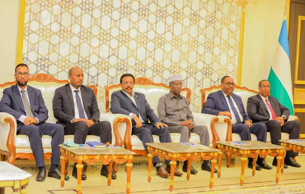 Farmaajo Shariif iyo Deni