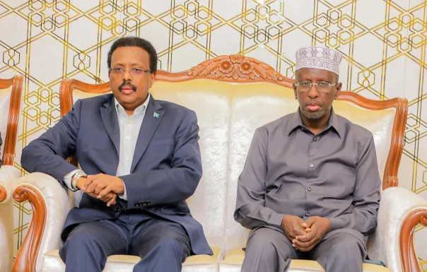 Shariif iyo Farmaajo